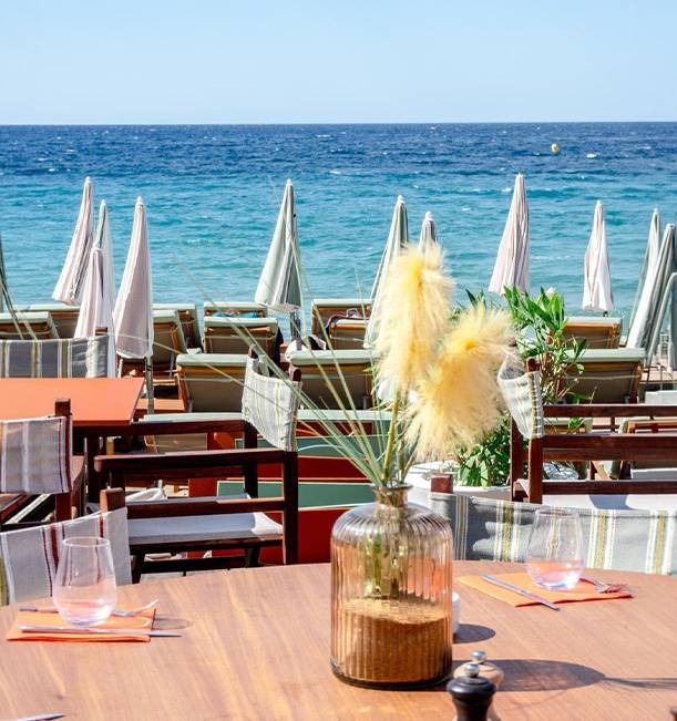 Plage privée à Cannes – Les transats de L’Alba